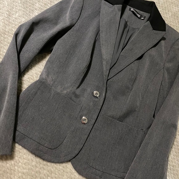 NEW YORK AND COMPANY BLAZER - Picture 2 of 2